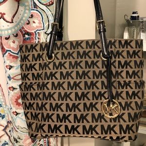 Michael Kors Jet Set Bag